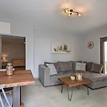 Casa Sofia Apt#1, By Hellocrete דירה *