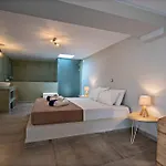 Casa Sofia Apt#1, By Hellocrete *