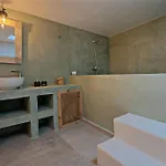 Casa Sofia Apt#1, By Hellocrete * 레팀노