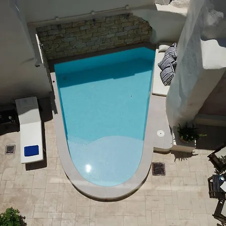 Casa Sofia Apt#1, By Hellocrete *